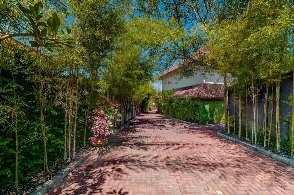 Hevea Villas Seminyak Exterior foto